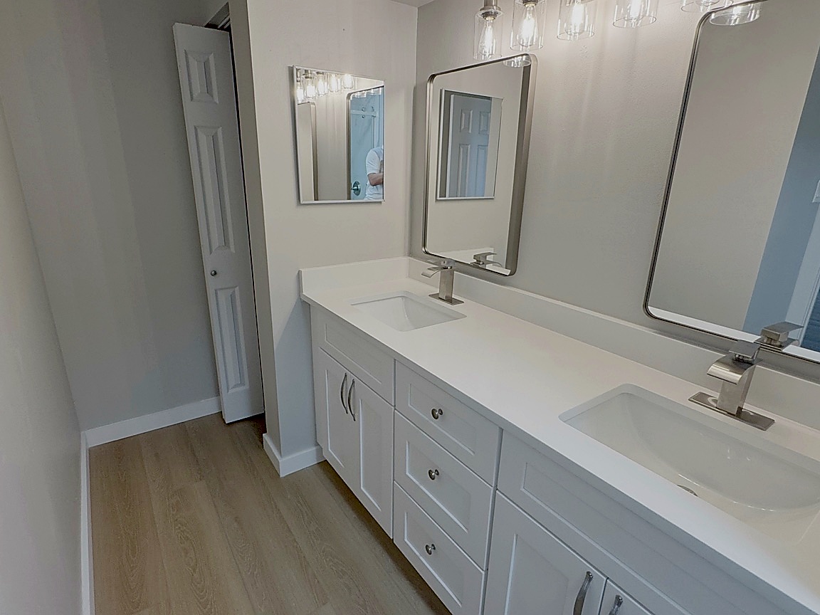 Bathroom vanity finish
