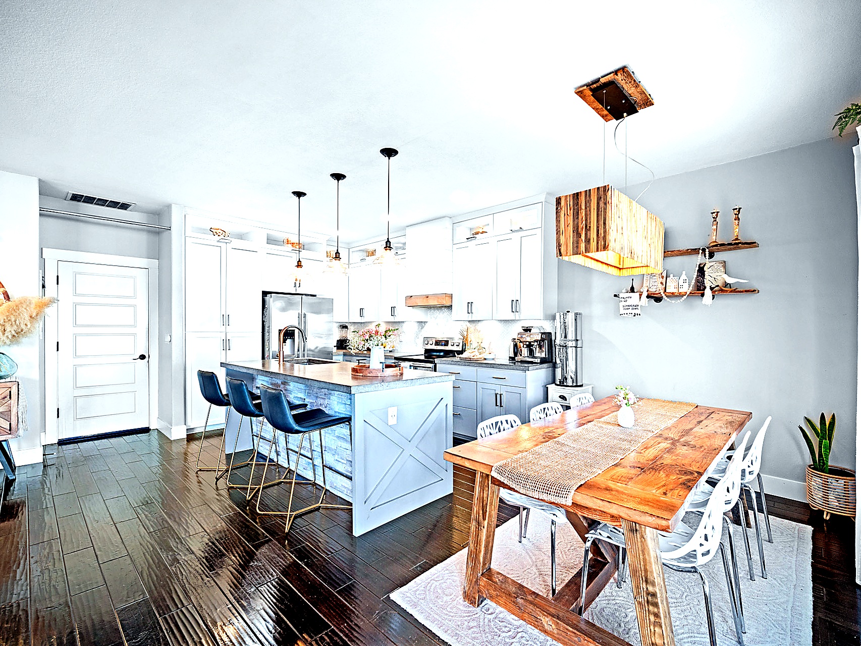 Open dining kitchen